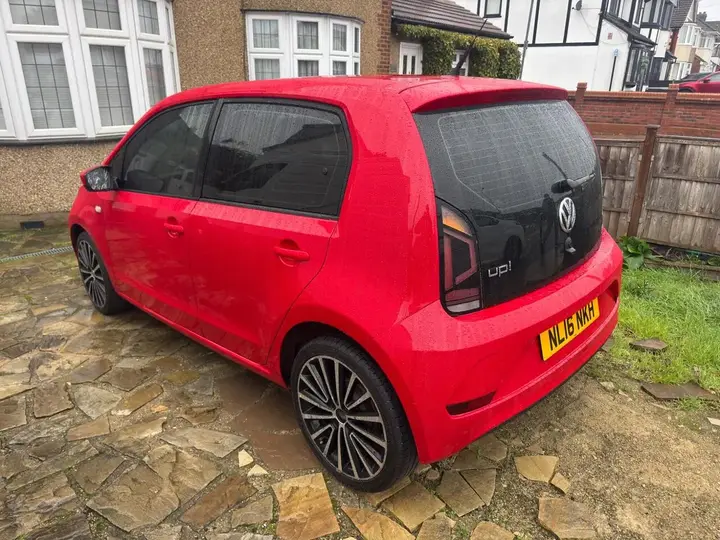 Volkswagen Up 2016 photo 5