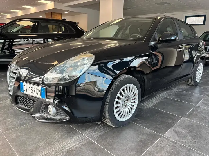 Alfa Romeo Giulietta 2014 photo 3