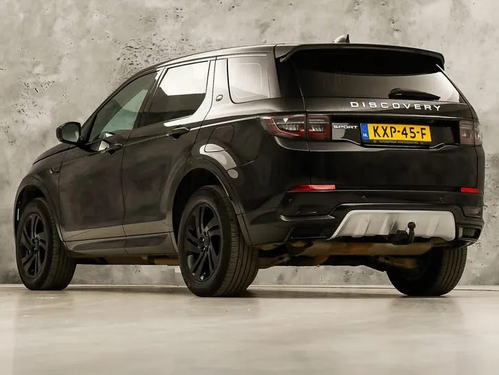 Land Rover Discovery Sport 2023 photo 3