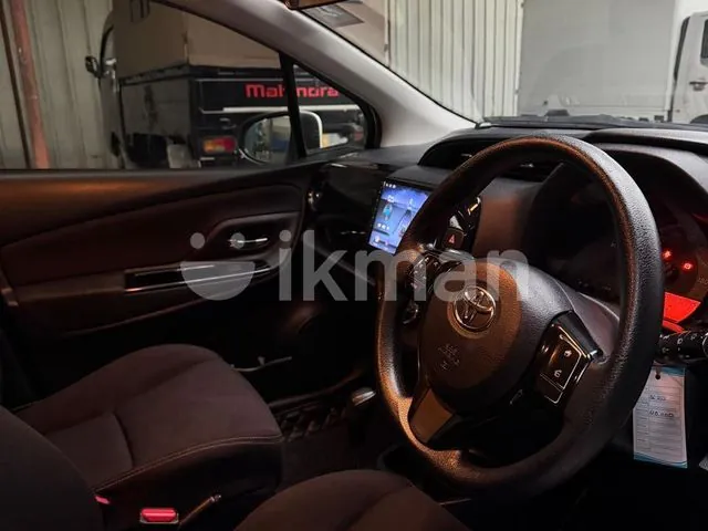 Toyota Vitz 2018 photo 3