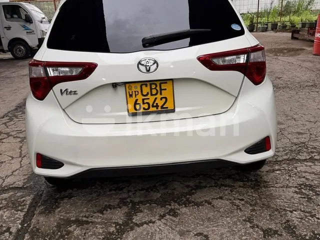 Toyota Vitz 2018 photo 2