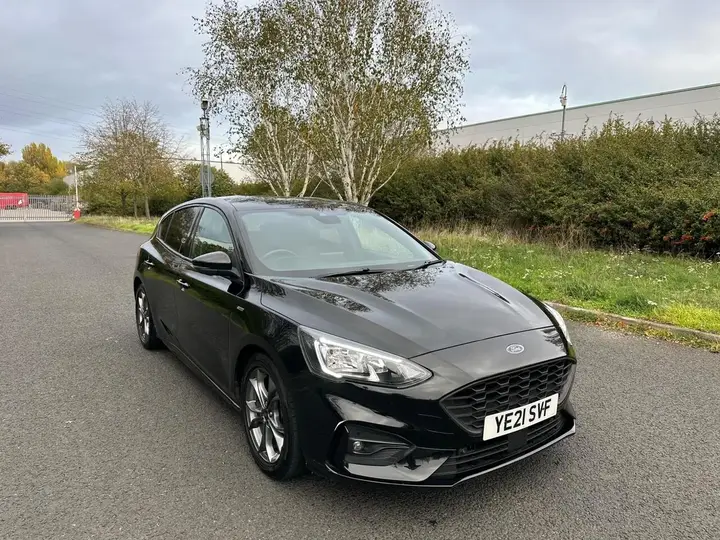 Ford Focus 2021 photo 2