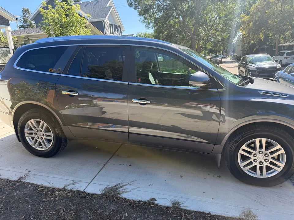 Buick Enclave 2012 photo 4