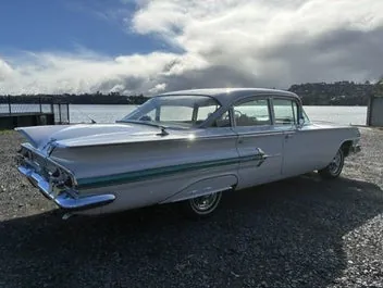 Chevrolet Impala 1960 photo 3