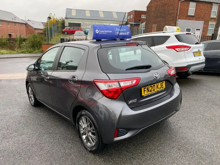 Toyota Yaris 2020 photo 3