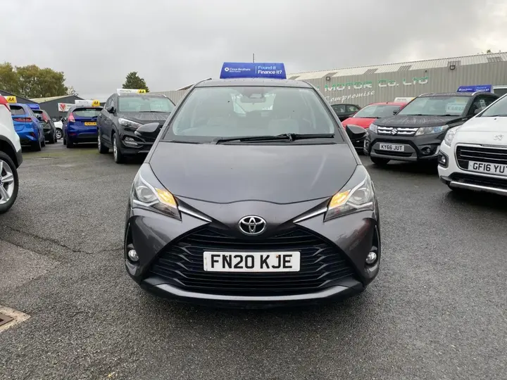 Toyota Yaris 2020 photo 2
