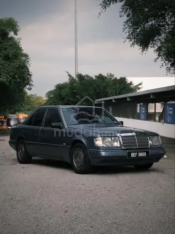Mercedes-Benz 230E