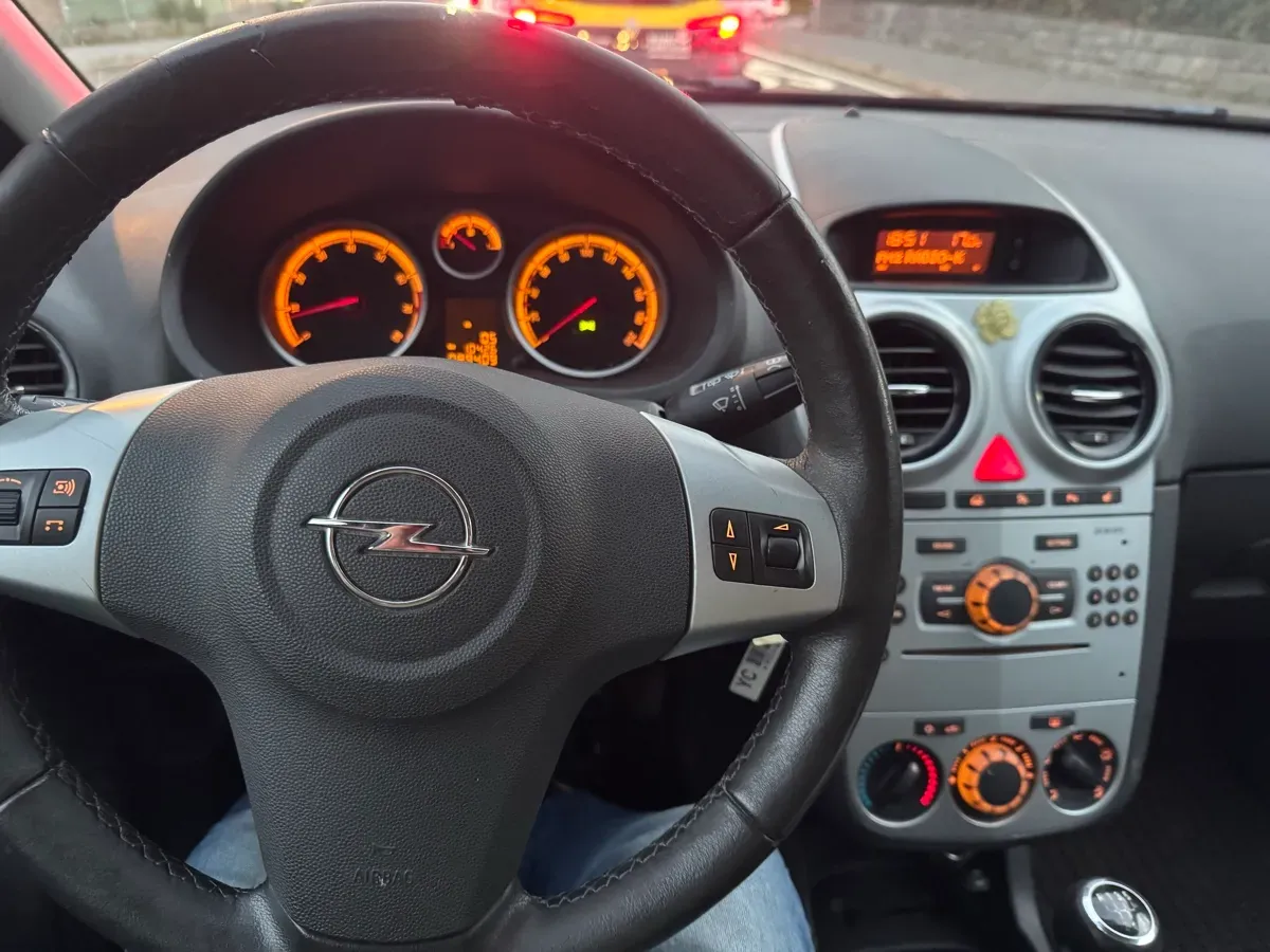 Opel Corsa 2009 photo 2