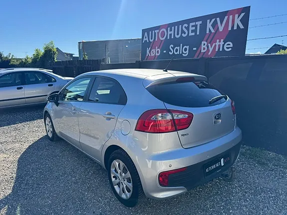 Kia Rio 2015 photo 3
