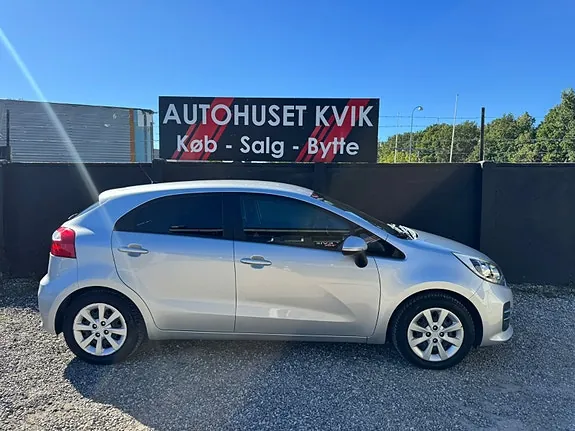 Kia Rio 2015 photo 5