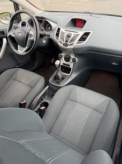 Ford Fiesta 2011 photo 5