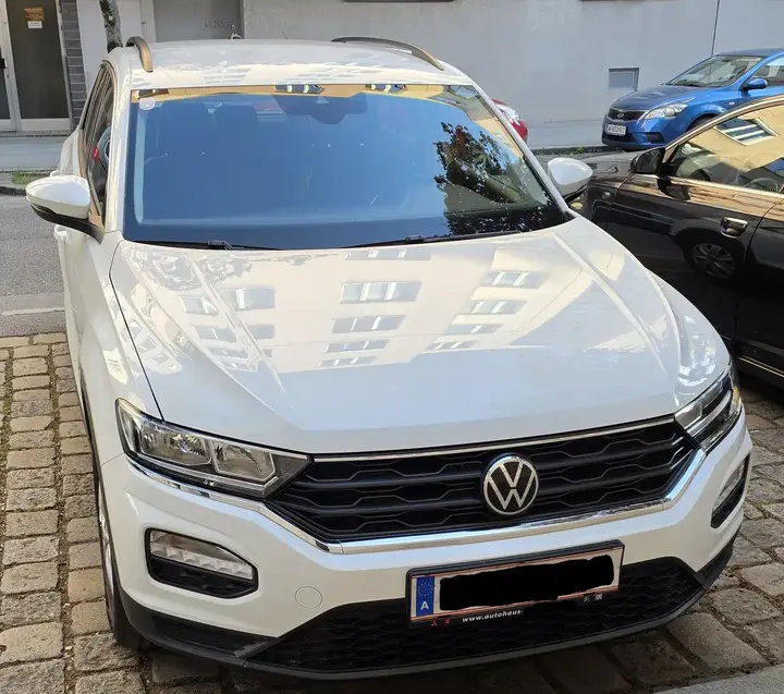 Volkswagen T-Roc 2022 photo 2