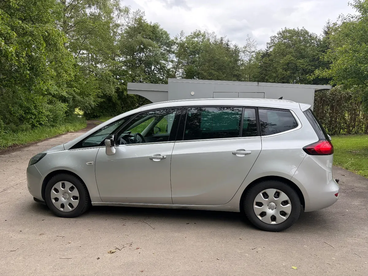 Opel Zafira Tourer 2016 photo 3