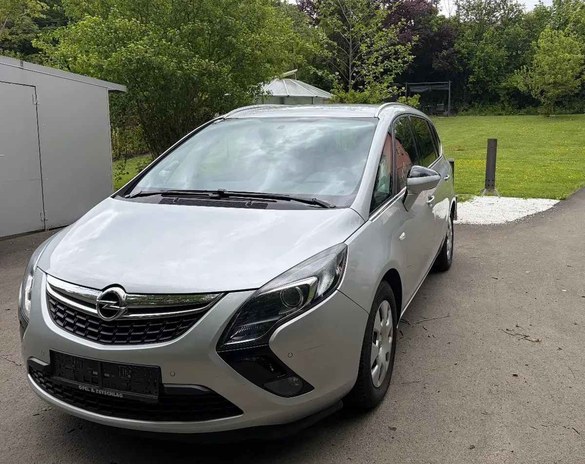 Opel Zafira Tourer 2016 photo 2