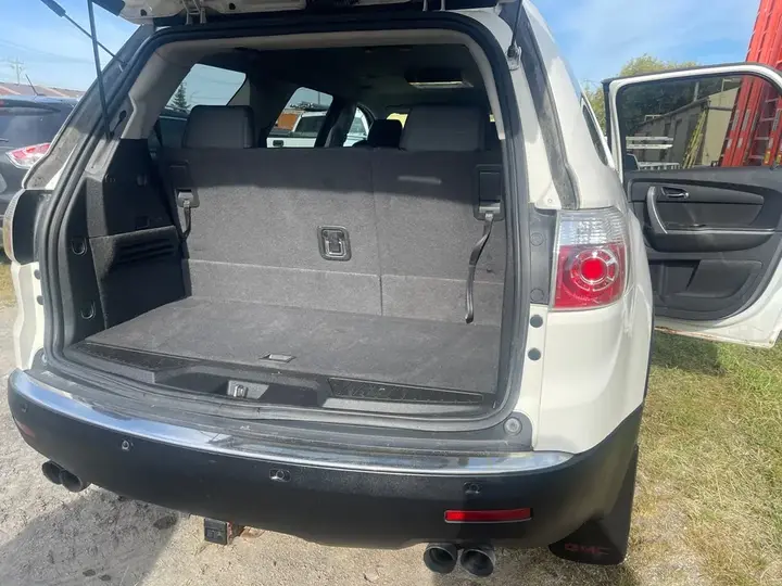 GMC Acadia 2010 photo 4