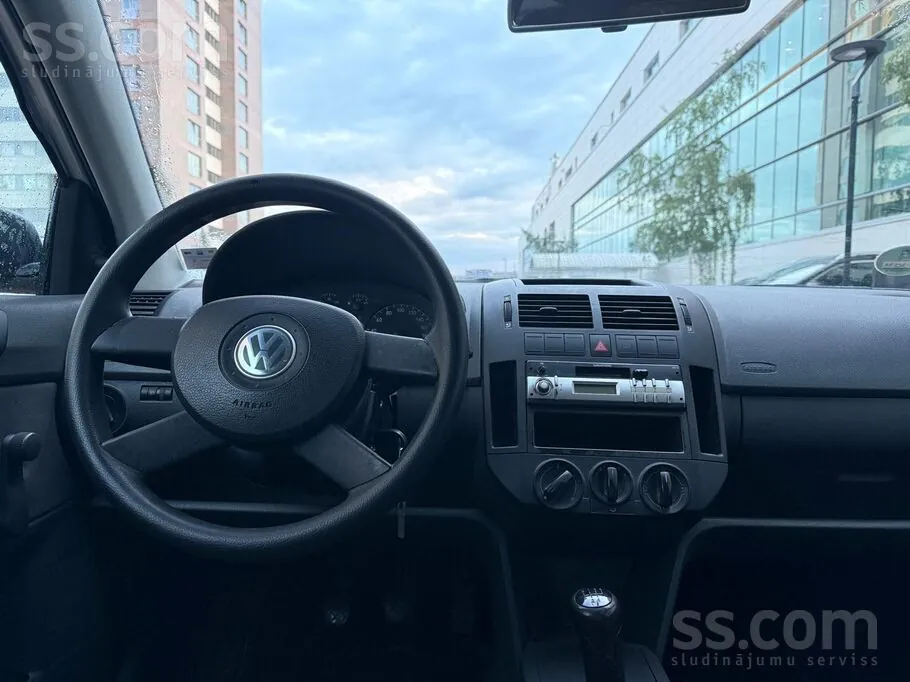 Volkswagen Polo 2003 photo 3