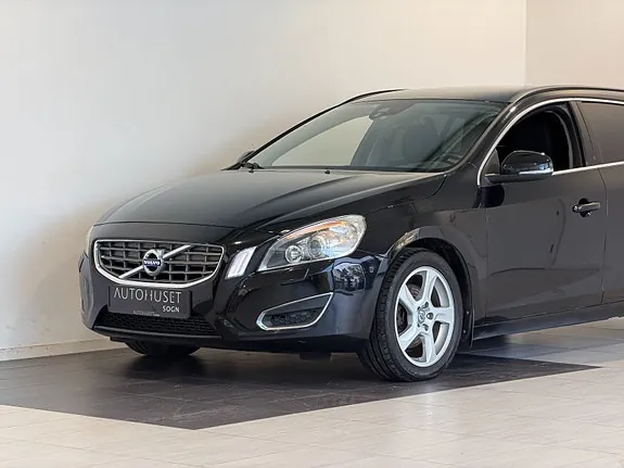 Volvo V60 2012 photo 2