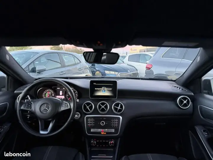 Mercedes-Benz A-Class 2017 photo 3