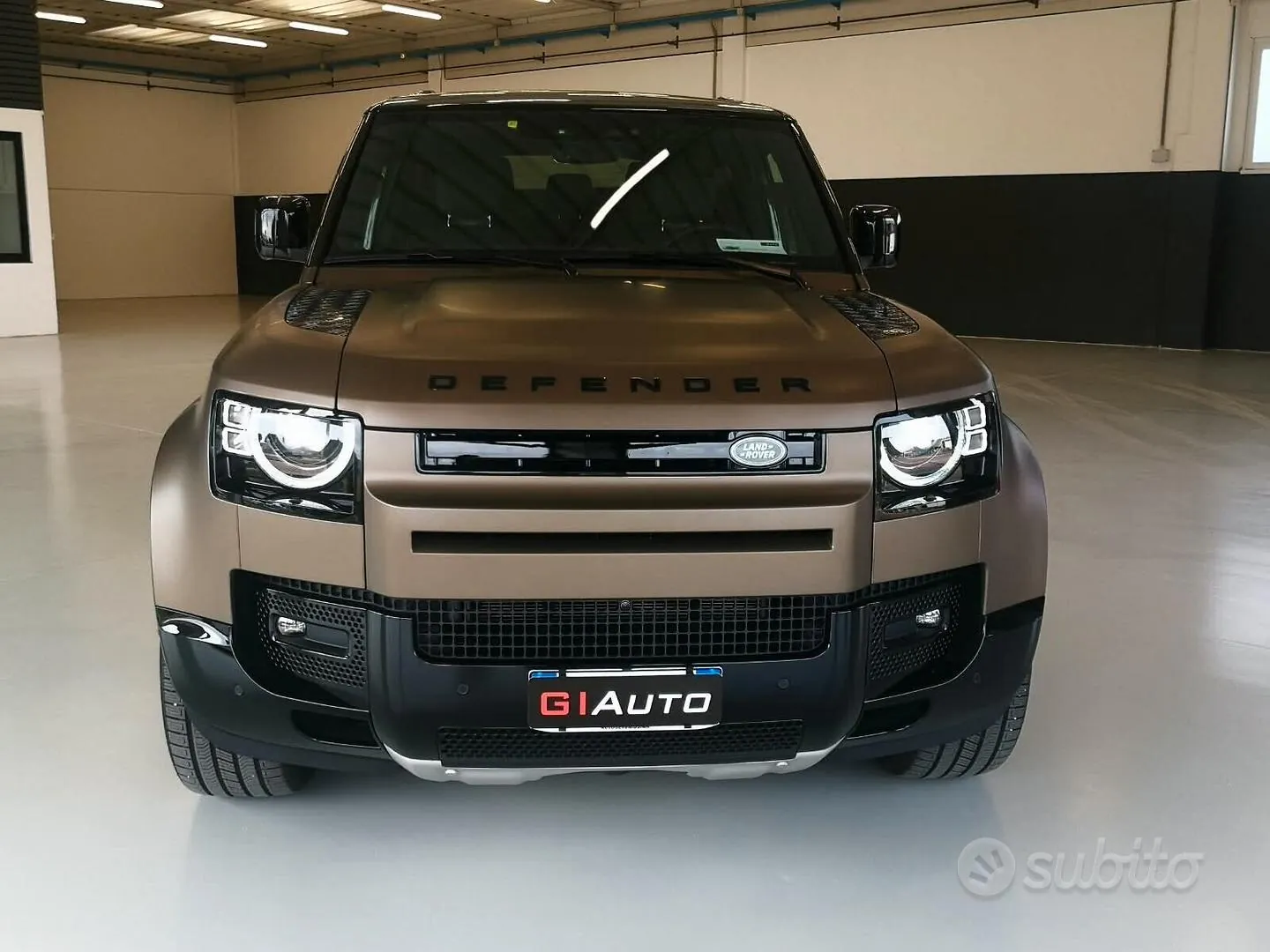 Land Rover Defender 2025 photo 2