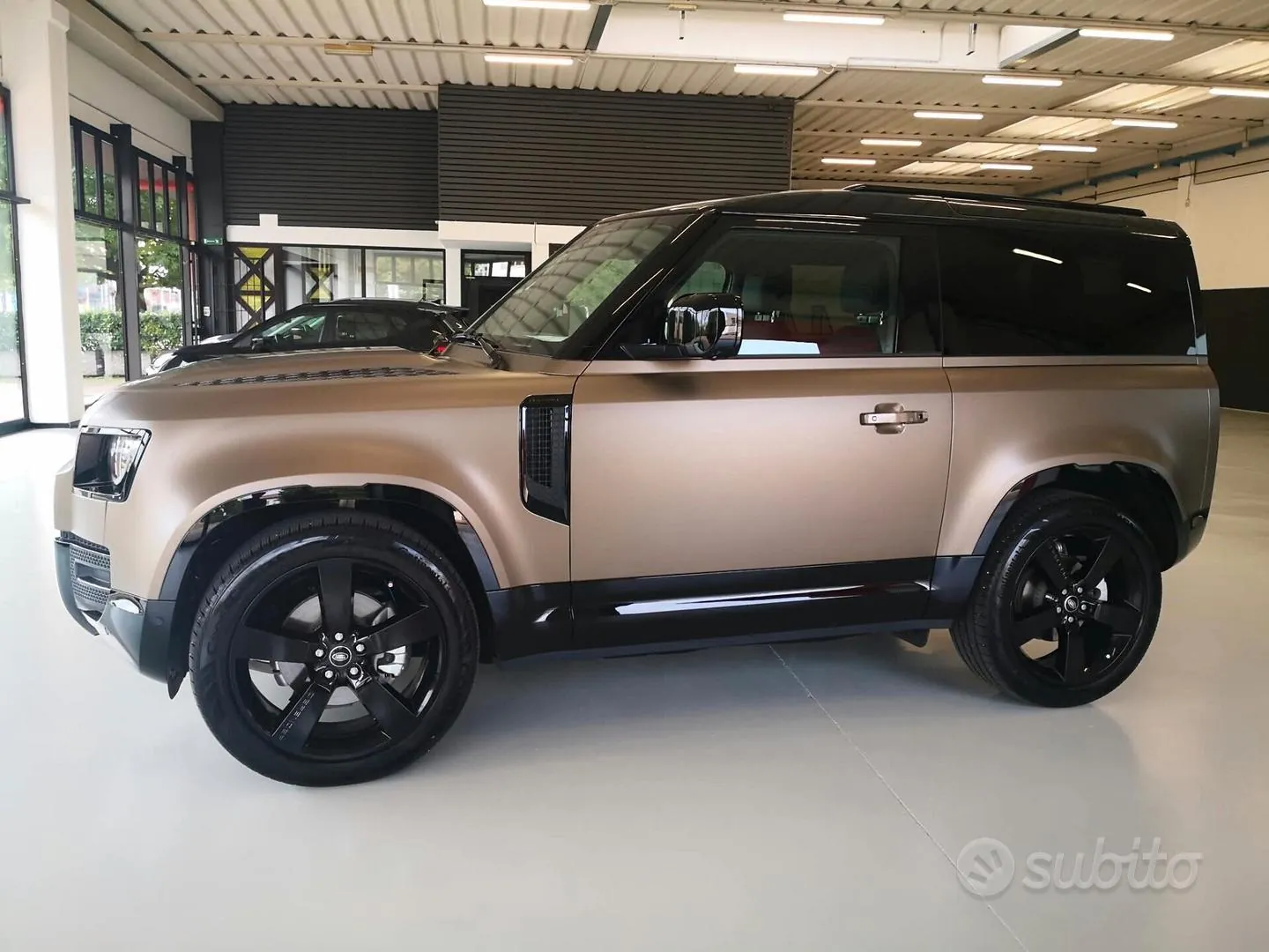 Land Rover Defender 2025 photo 4