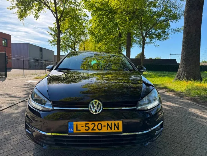 Volkswagen Golf 2018 photo 2