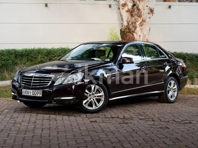 Mercedes-Benz E200