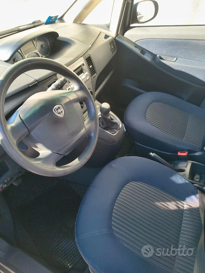 Lancia Musa 2011 photo 5