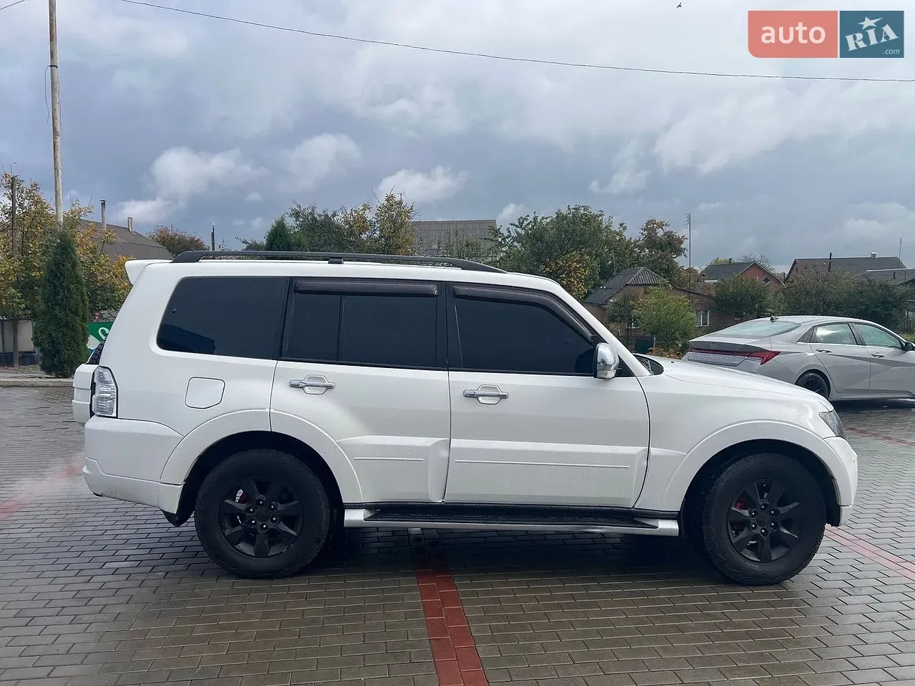 Mitsubishi Pajero 2010 photo 3