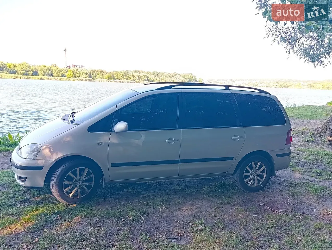Ford Galaxy 2003 photo 3