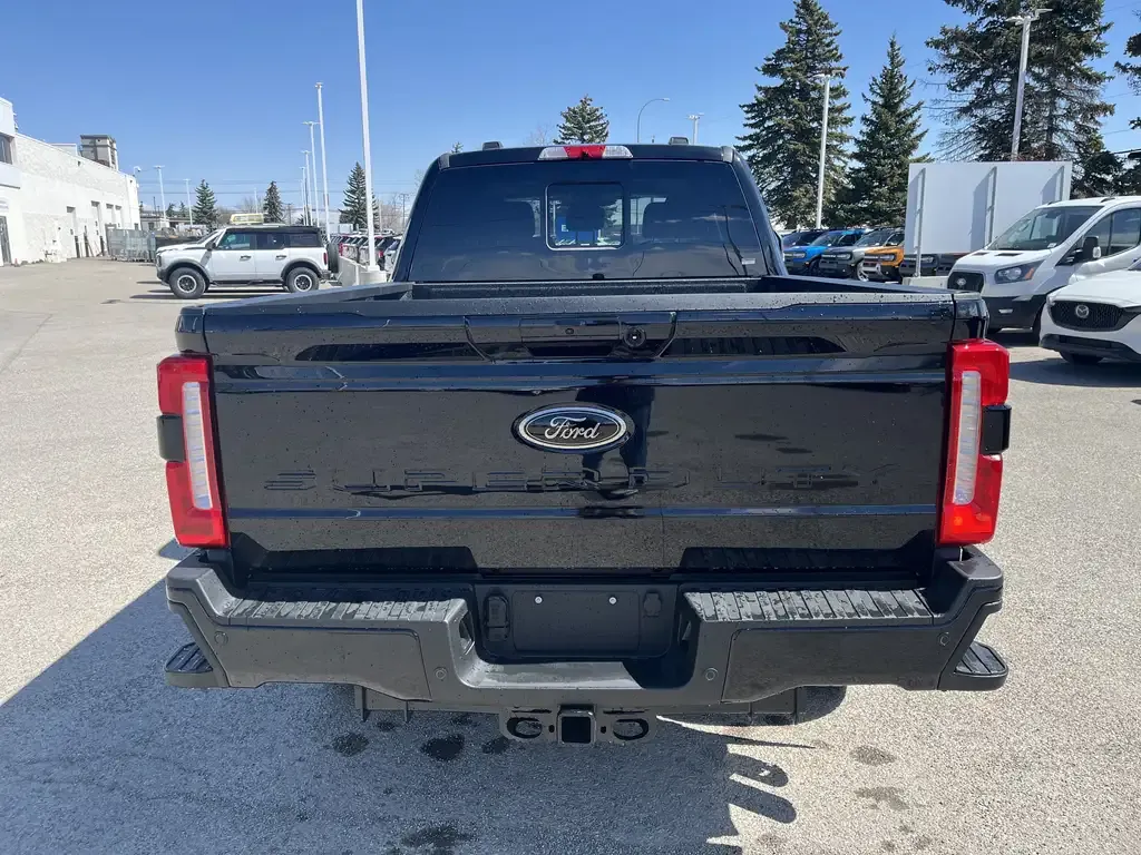 Ford F-350 Super Duty 2026 photo 4