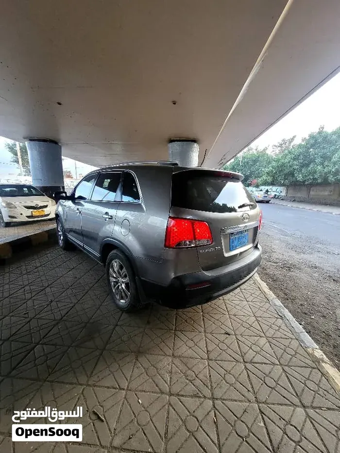 Kia Sorento 2011 photo 4