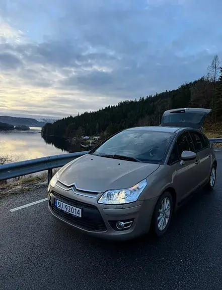 Citroen C4 2010 photo 2