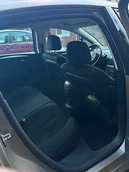Citroen C4 2010 photo 4