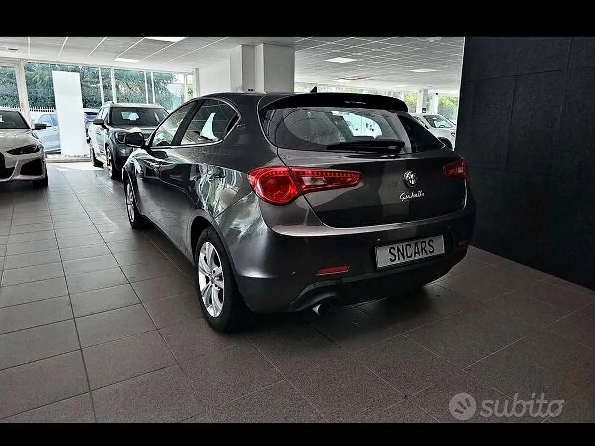 Alfa Romeo Giulietta 2013 photo 4