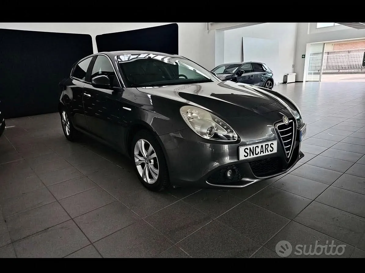 Alfa Romeo Giulietta 2013 photo 2