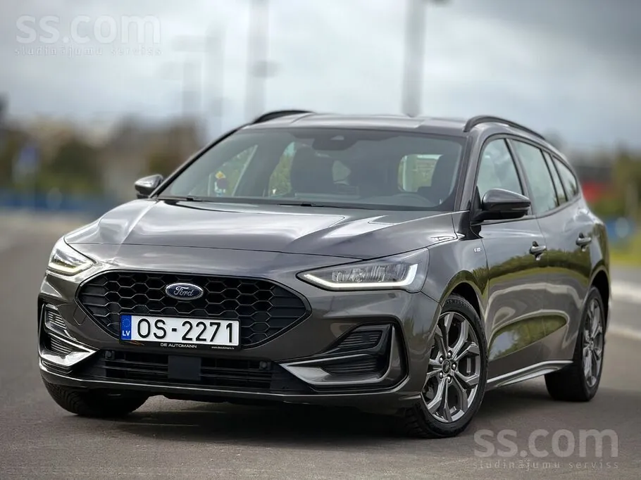 Ford Focus 2022 photo 2
