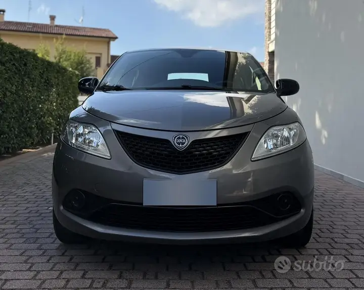 Lancia Ypsilon 2019 photo 2