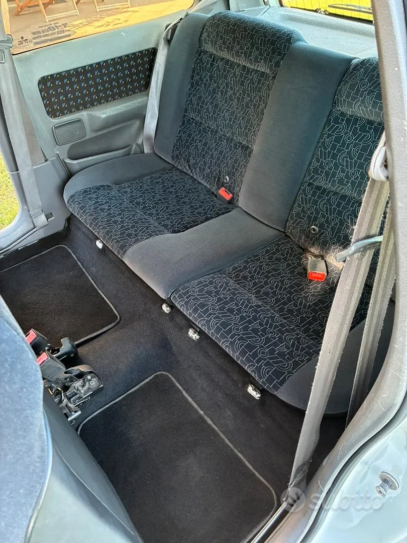 Renault Clio 1992 photo 5