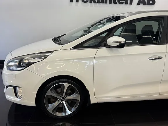 Kia Carens 2015 photo 4