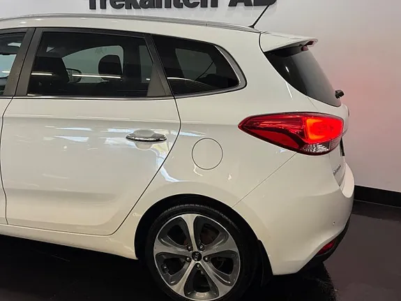 Kia Carens 2015 photo 5