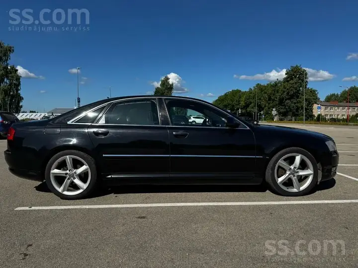 Audi A8 2009 photo 4