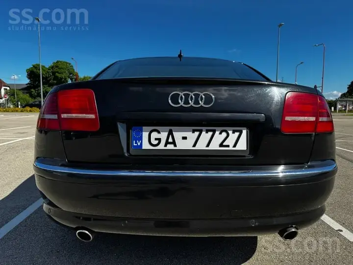 Audi A8 2009 photo 3