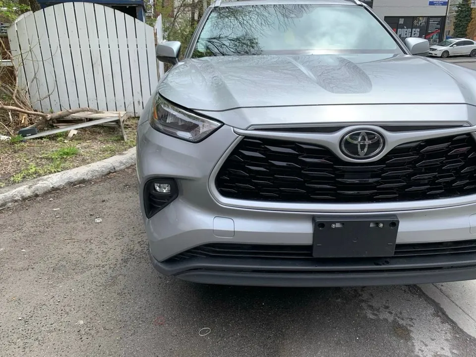 Toyota Highlander 2022 photo 2