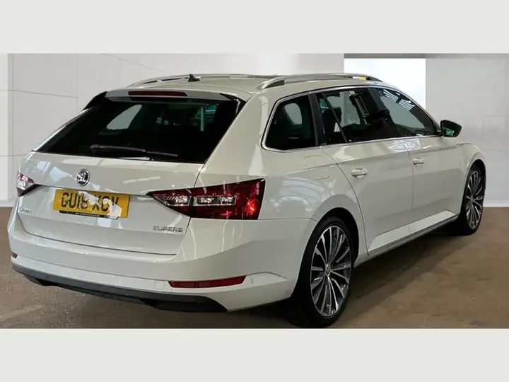 Skoda Superb 2018 photo 5