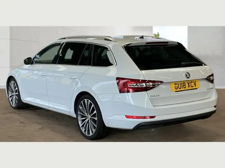 Skoda Superb 2018 photo 2
