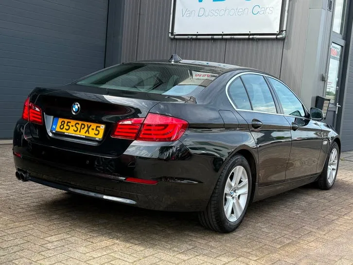 BMW 5 Series 2011 photo 3