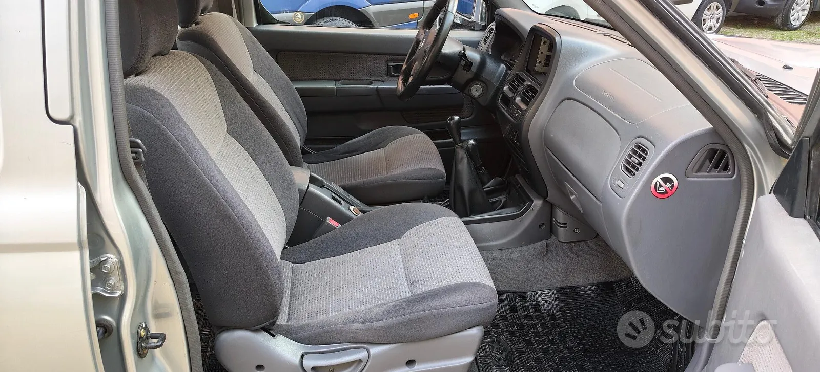 Nissan Navara 2002 photo 4