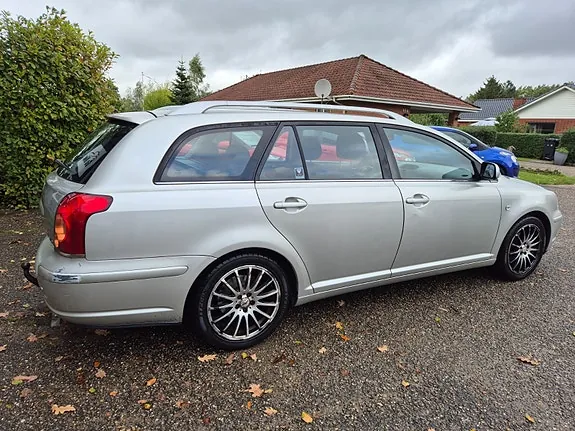 Toyota Avensis 2006 photo 5