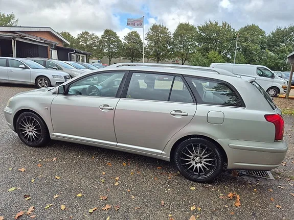 Toyota Avensis 2006 photo 3