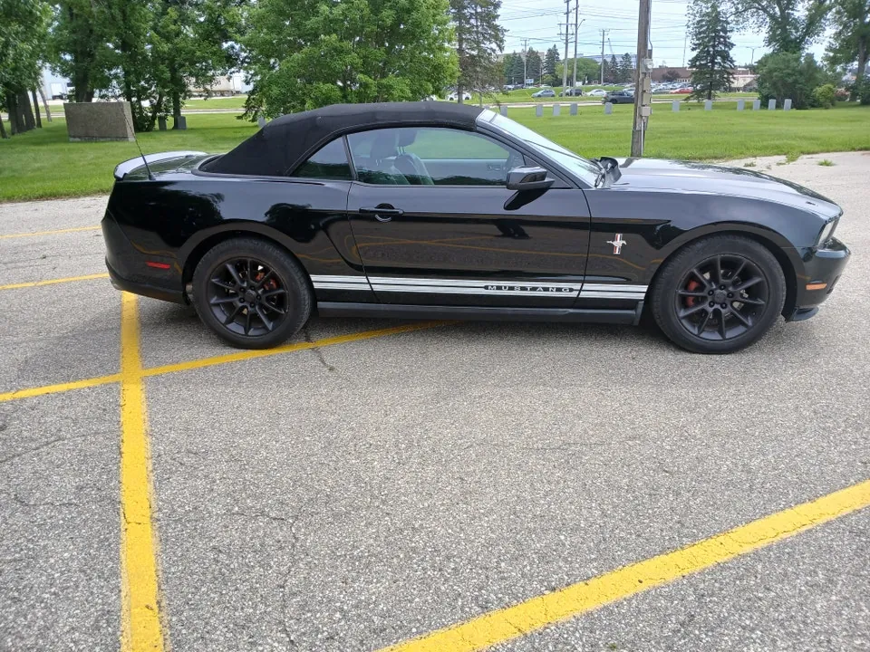 Ford Mustang 2010 photo 4